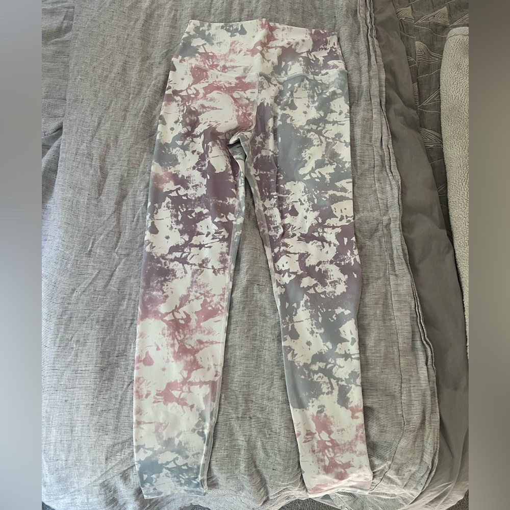 Full length Glyder leggings. Very soft and stretchy. Never worn. Size medium